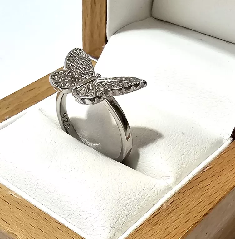 925 UROCZY PIERŚCIONEK MOTYL R.15/3,7G
