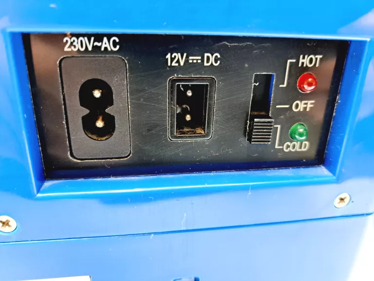 MAŁA LODÓWKA 230V NIEBIESKA