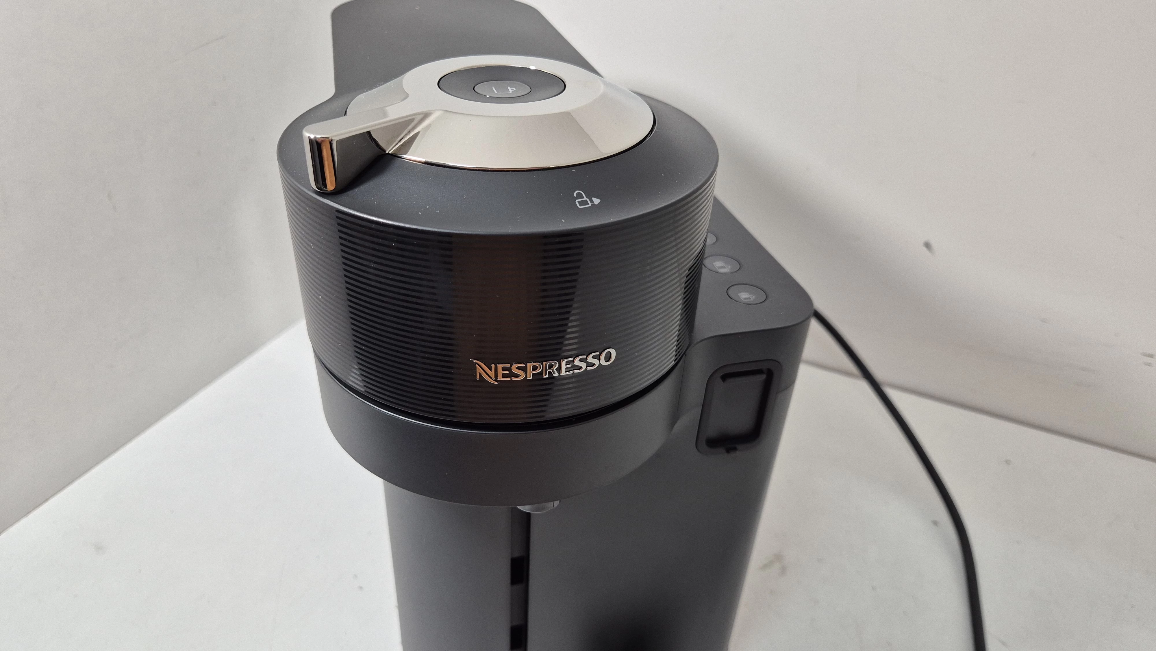 ekspres-kapsulkowy-delonghi-vertuo-lattissima-env300b-moc-130000