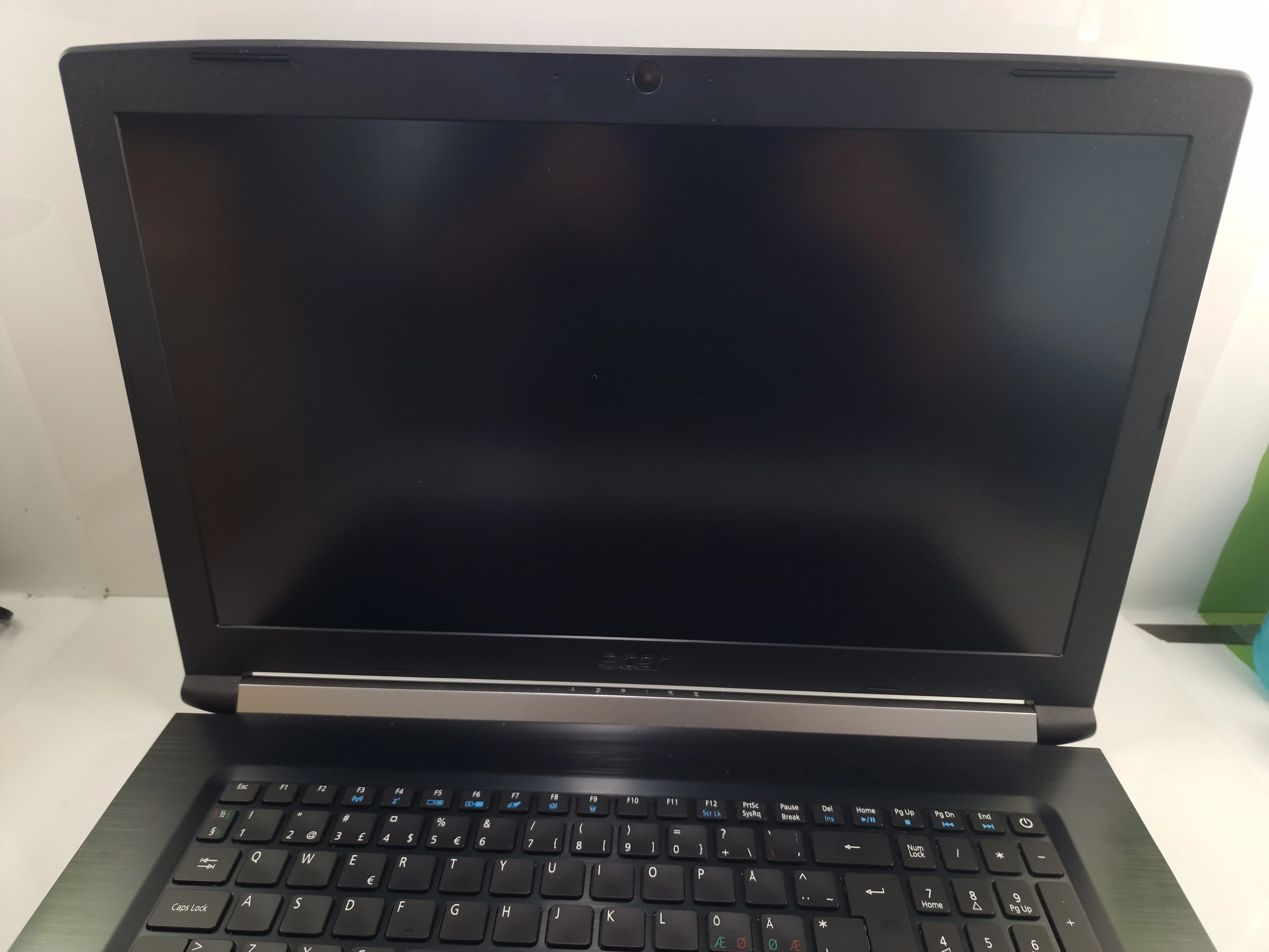 laptop-acer-aspire-a717-71g-i5-7300hq-25-ghz-8-gb-ram-512-gb-ssd-ean-gtin-4711121720666