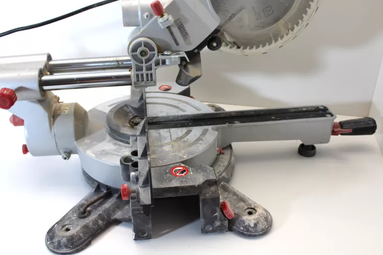 pila-ukosnica-metabo-kgs-216m-marka-metabo