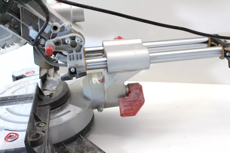 pila-ukosnica-metabo-kgs-216m-stan-uzywany