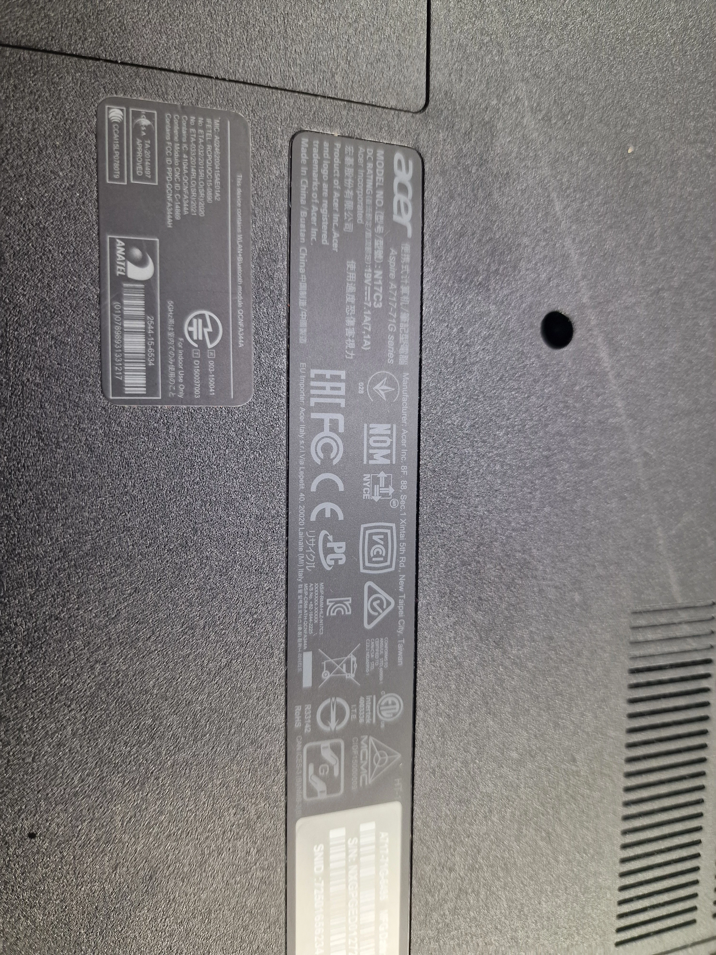 laptop-acer-aspire-a717-71g-i5-7300hq-25-ghz-8-gb-ram-512-gb-ssd-pojemnosc-dysku-512