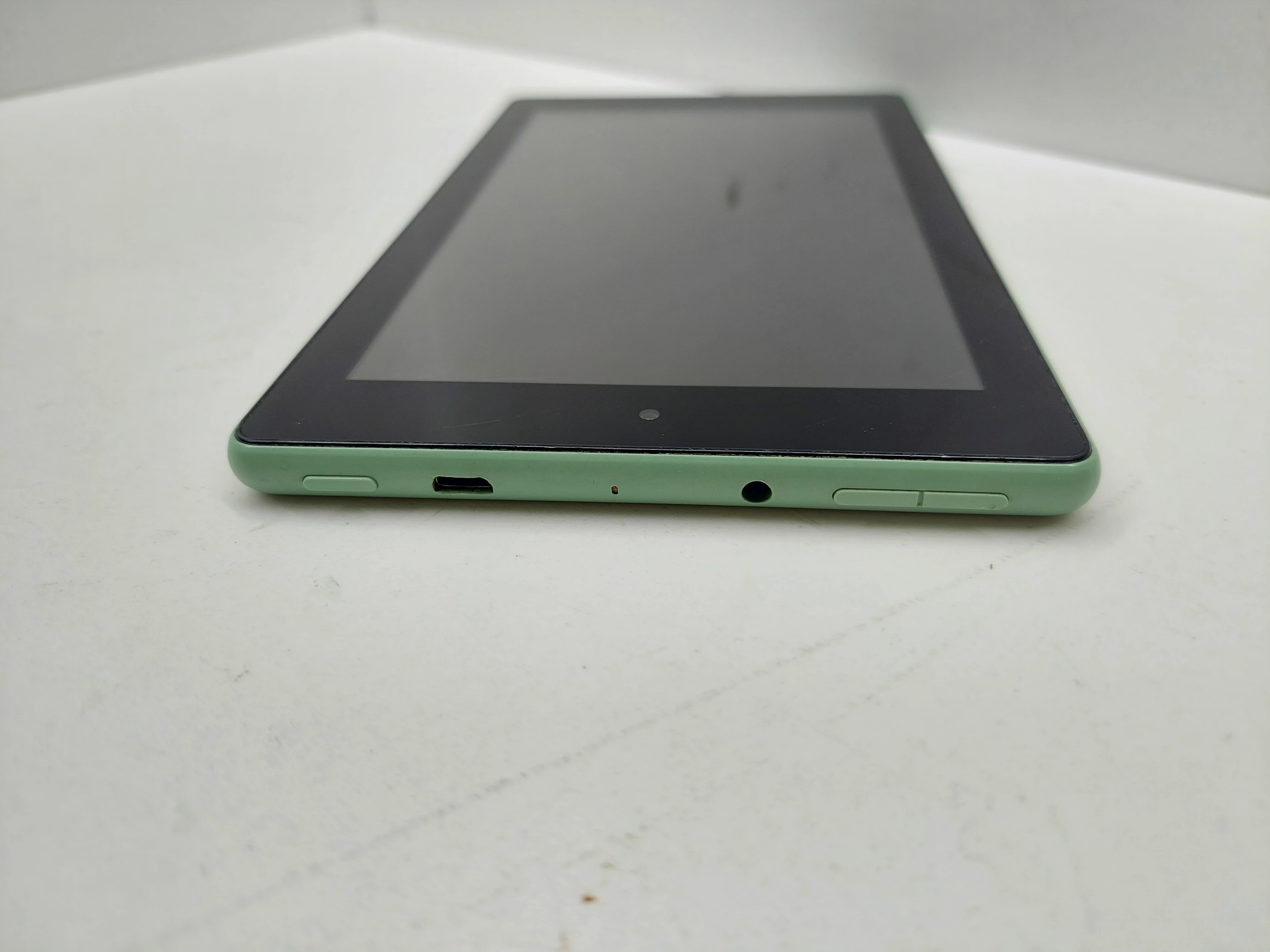 tablet-amazon-m8s26g-stan-11323-2