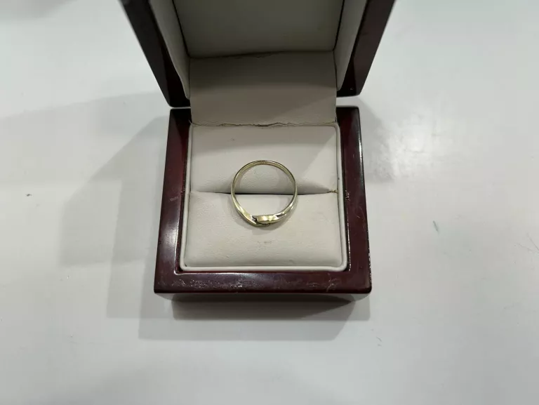 WYJĄTKOWY ZŁOTY PIERŚCIONEK 1,49G 585 R14 BRYLANT 0,04 CT
