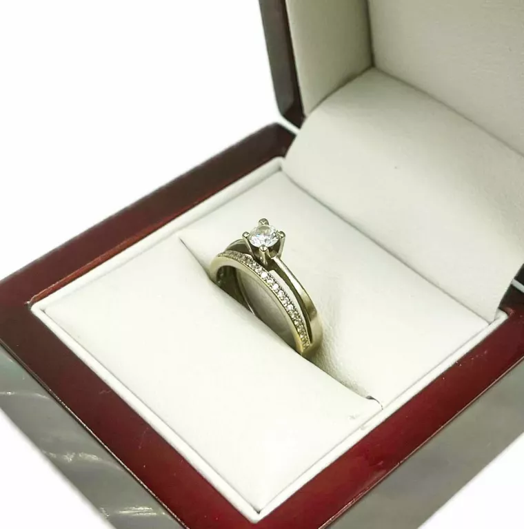 ZŁOTY PIERŚCIONEK Z CYRKONIAMI P.585 W.2,8G R,11