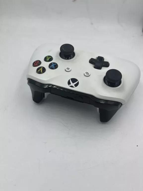 PAD XBOX ONE BIAŁY M1708 OPIS