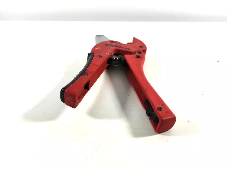 przecinarka-do-rur-pcv-2-rodzaj-nozyce-do-ciecia-rur