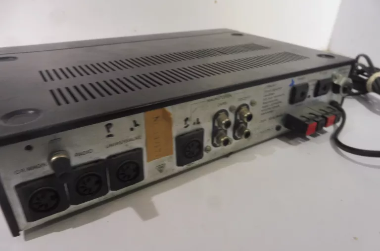 WZMACNIACZ UNITRA PW 8040