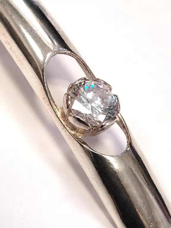 srebrna-zawieszka-z-cyrkonia-433g-rodzaj-wyrob-jubilerski