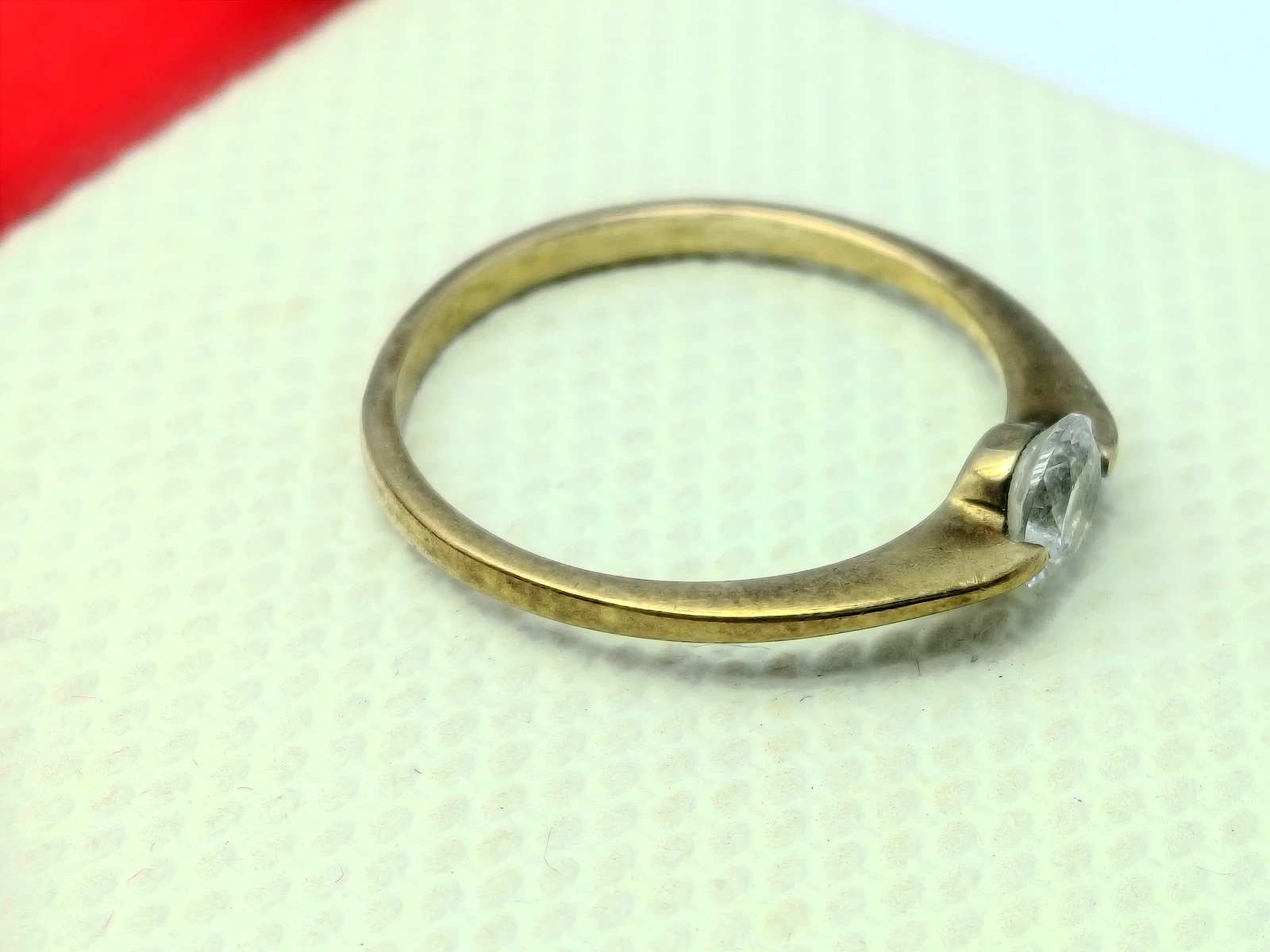 czarujacy-zloty-pierscionek-146g-r15-333-8k-stan-11323-2