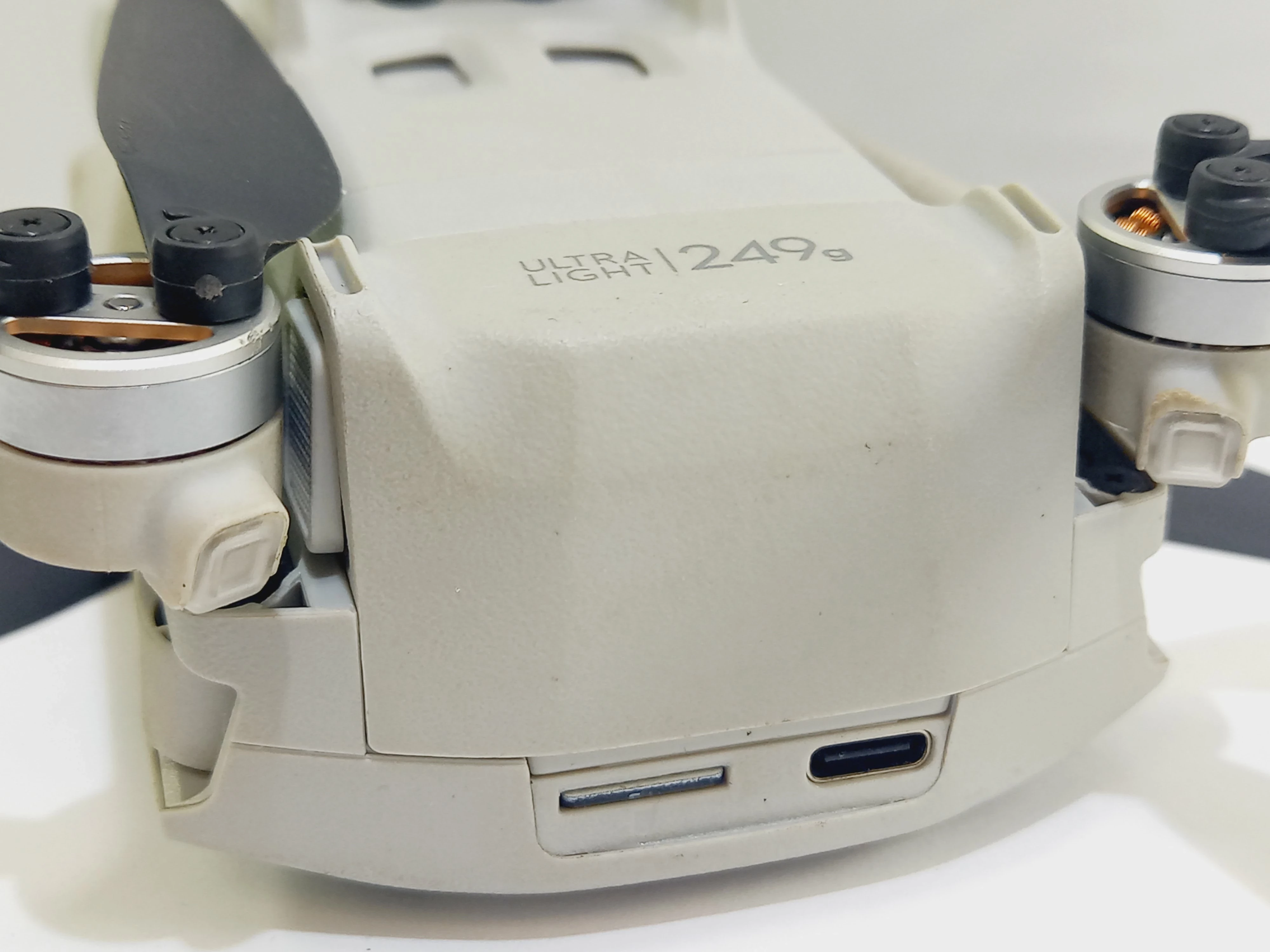 dron-dji-mini-3-pro-rc-n1-kod-producenta-cpma0000049201