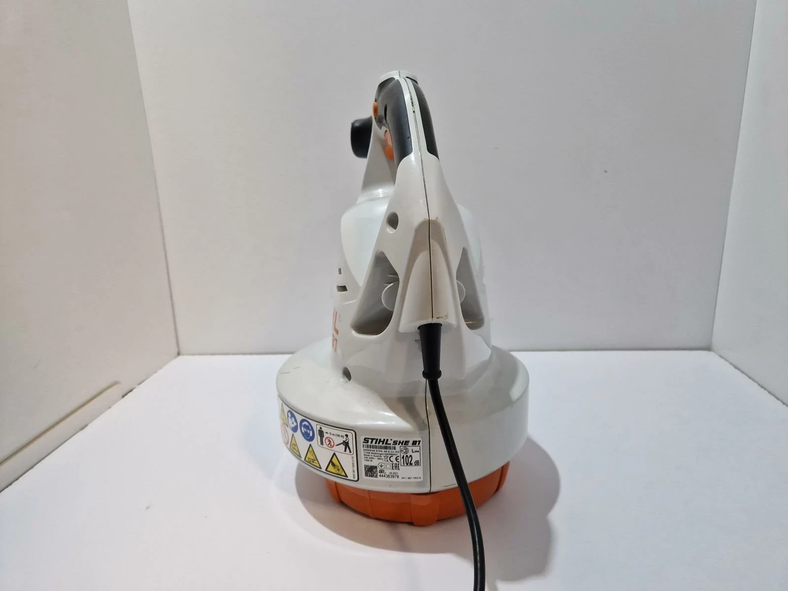 dmuchawa-elektryczna-stihl-she-81-zasilanie-sieciowe-stan-uzywany