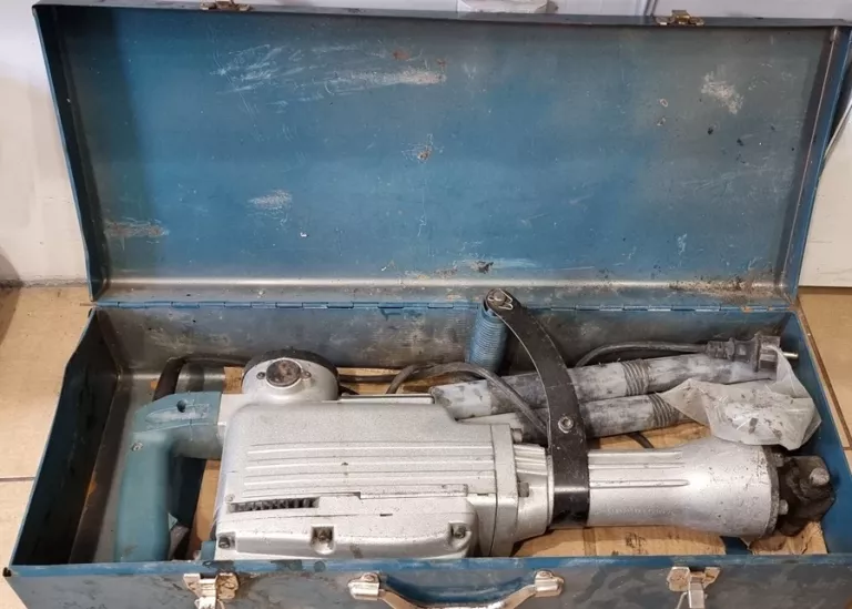 MŁOT WYBURZENIOWY BOXER BX-159 + WALIZKA + 3 DLUTA + SMAR