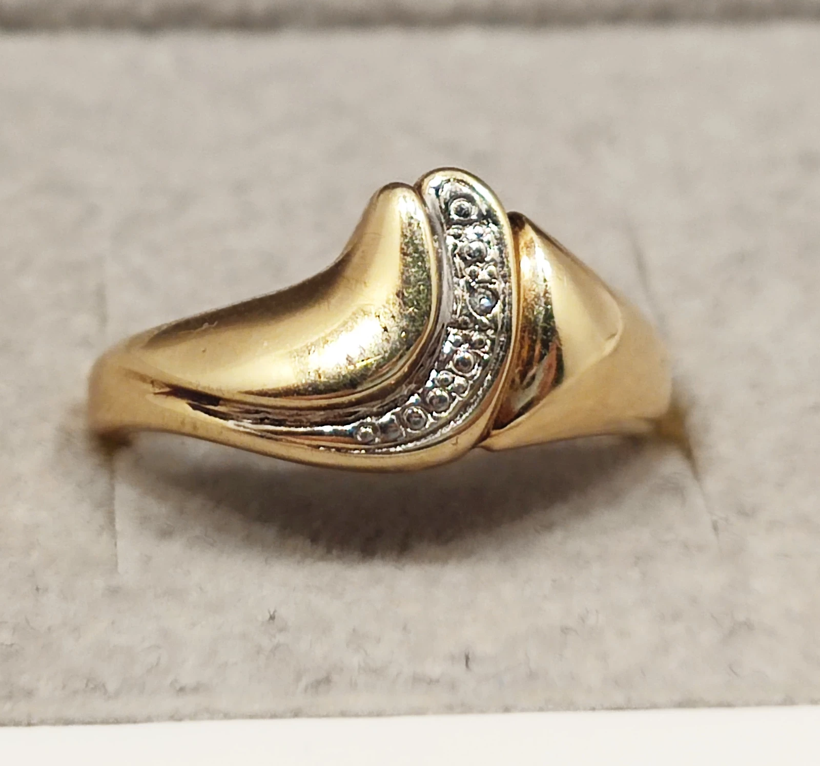 zloty-pierscionek-585-259g-r-14-z-diamentem-001ct-marka-248811-958954