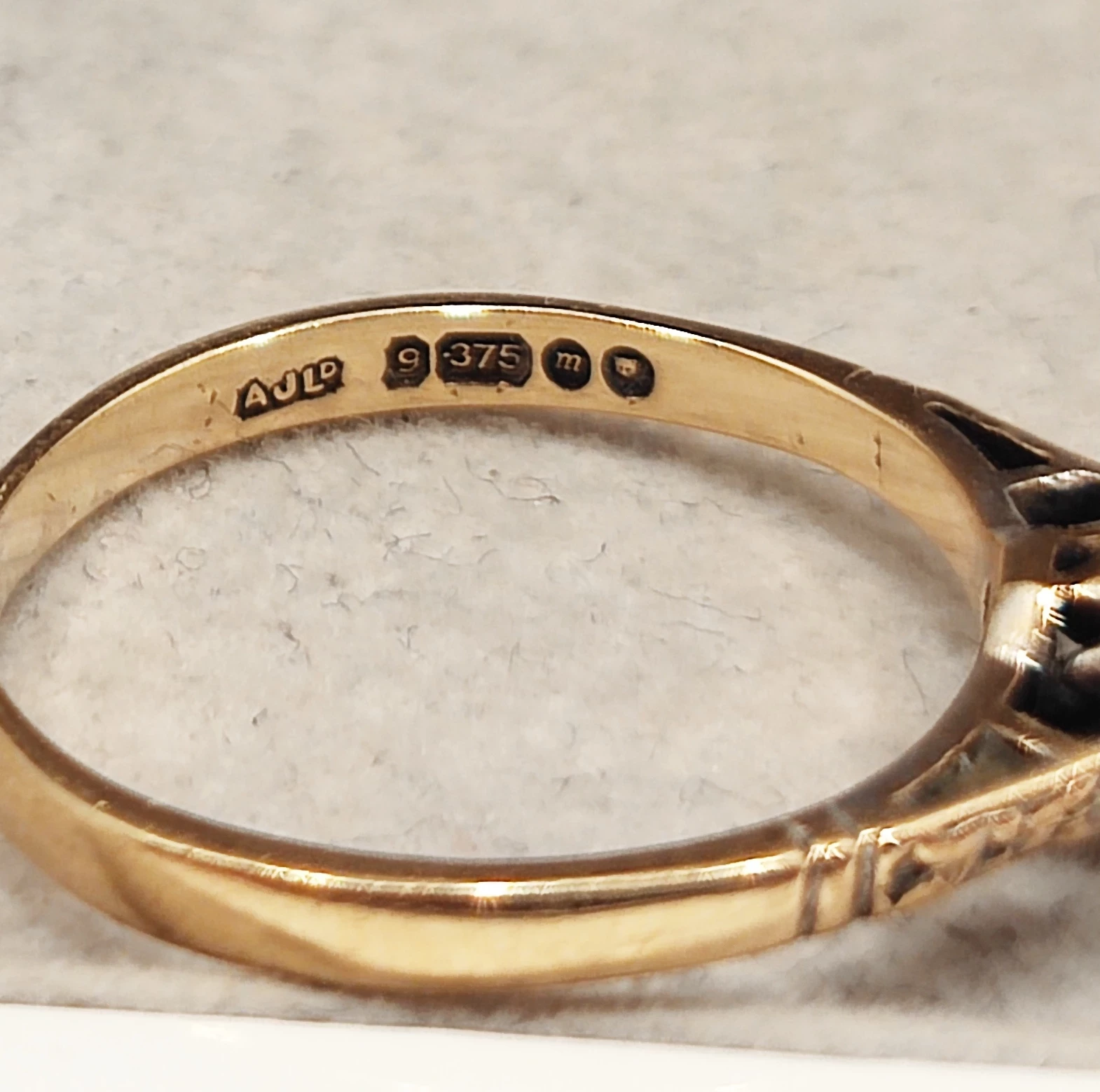 zloty-pierscionek-z-cyrkonia-181g-375-r-14-kamien-cyrkonia