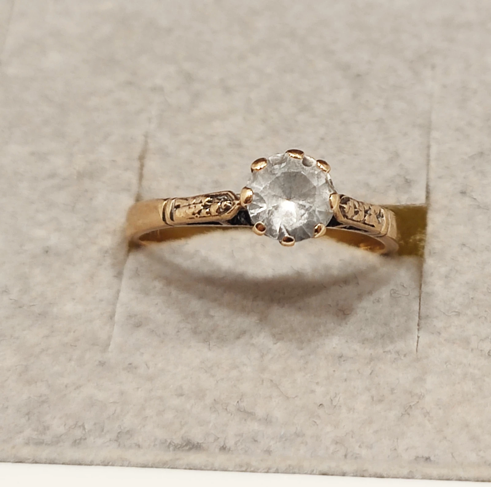 zloty-pierscionek-z-cyrkonia-181g-375-r-14-obroncow-pokoju-3-gubin