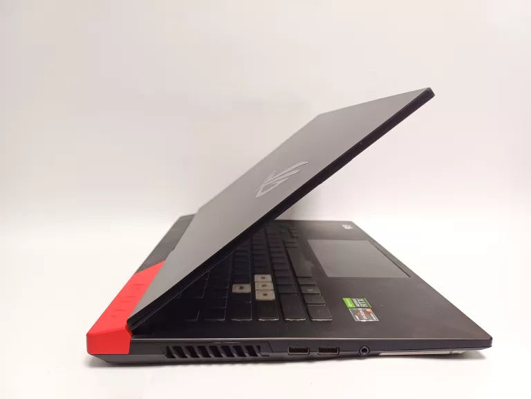 LAPTOP ASUS ROG STRIX G15 RYZEN 5600H/RTX 3050/16GB/512SSD 2021 R