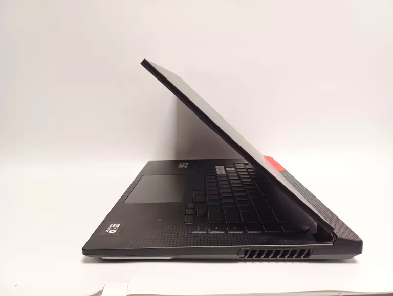 LAPTOP ASUS ROG STRIX G15 RYZEN 5600H/RTX 3050/16GB/512SSD 2021 R
