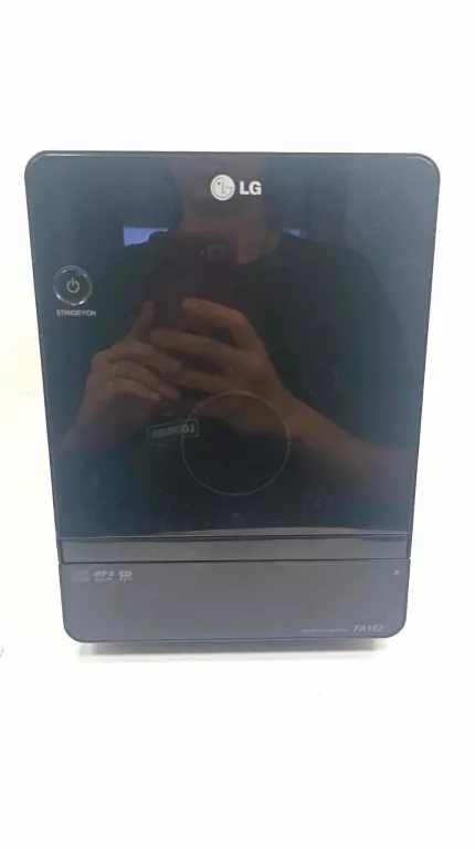 WIEŻA STEREO LG FA162-D0U W KOMPLECIE Z KABLAMI DWOMA GLOSNIKAMI I PILOTEM