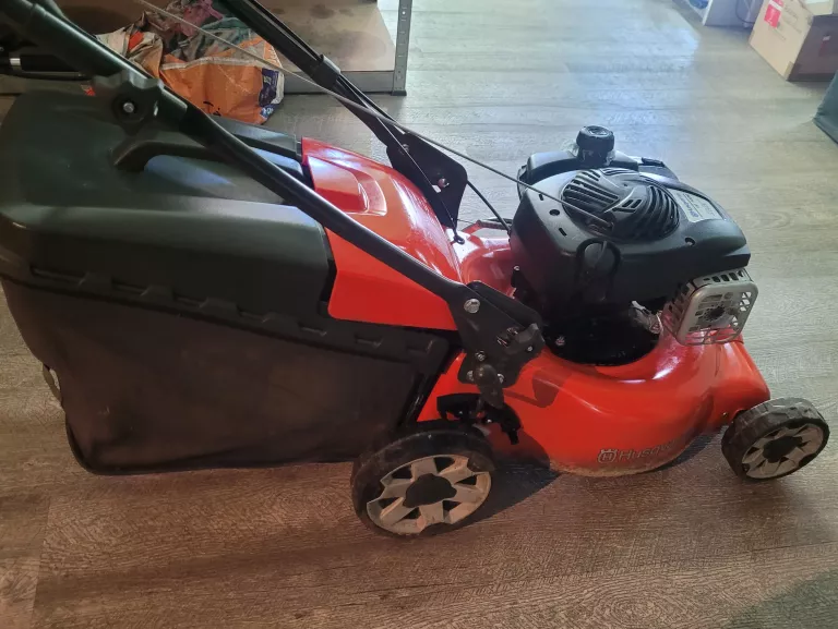 KOSIARKA SPALINOWA HUSQVARNA MODEL LC 140S