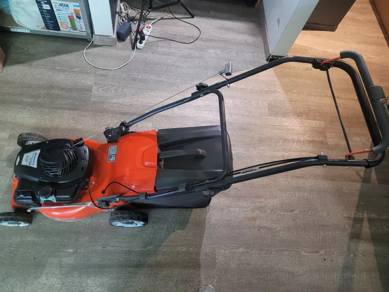 KOSIARKA SPALINOWA HUSQVARNA MODEL LC 140S