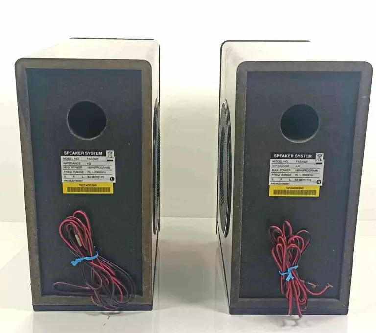 WIEŻA STEREO LG FA162-D0U W KOMPLECIE Z KABLAMI DWOMA GLOSNIKAMI I PILOTEM