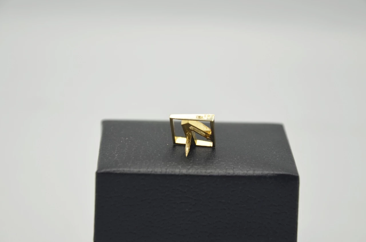 zlota-przypinka-literka-v-585-14k-w166g-kod-producenta-pin177-flaga-polski