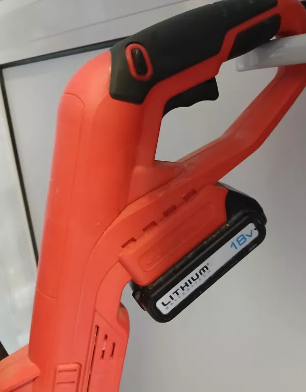 PODKASZARKA AKUMULATOROWA BLACK & DECKER STC1815