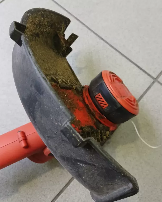 PODKASZARKA AKUMULATOROWA BLACK & DECKER STC1815