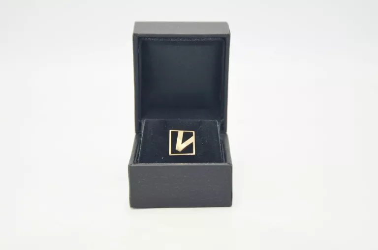 ZŁOTA PRZYPINKA LITERKA V (585) 14K W:1,66G