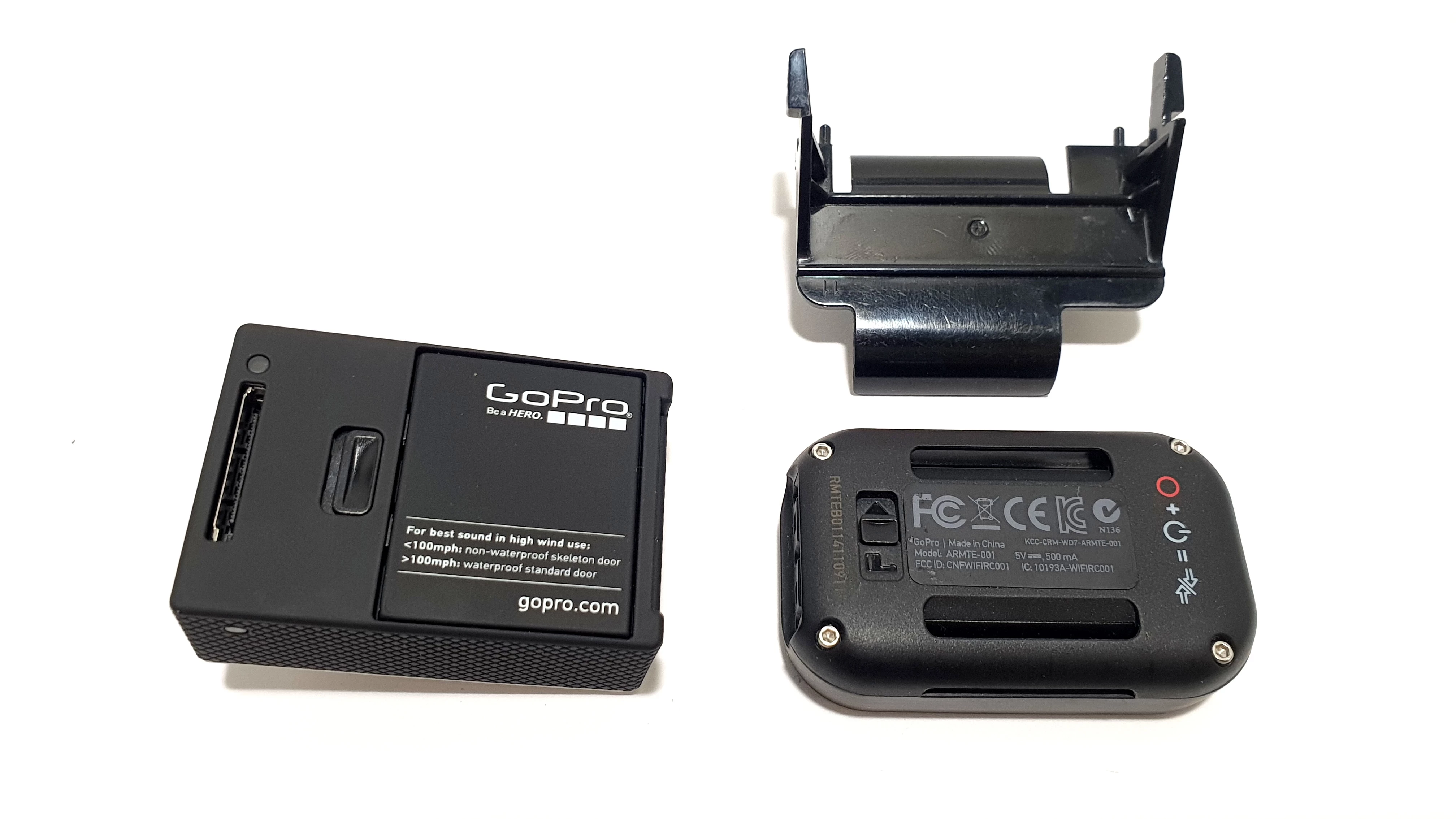 kamera-sportowa-gopro-hero-3-full-hd-pilot-z-ladowarka-wodoodporne-etui-kolor-srebrny