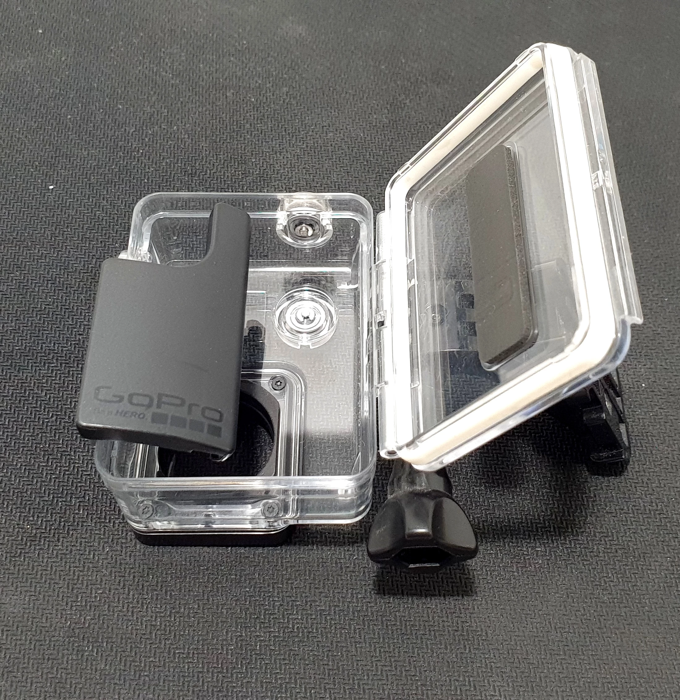 kamera-sportowa-gopro-hero-3-full-hd-pilot-z-ladowarka-wodoodporne-etui-kod-producenta-hdhero3silver