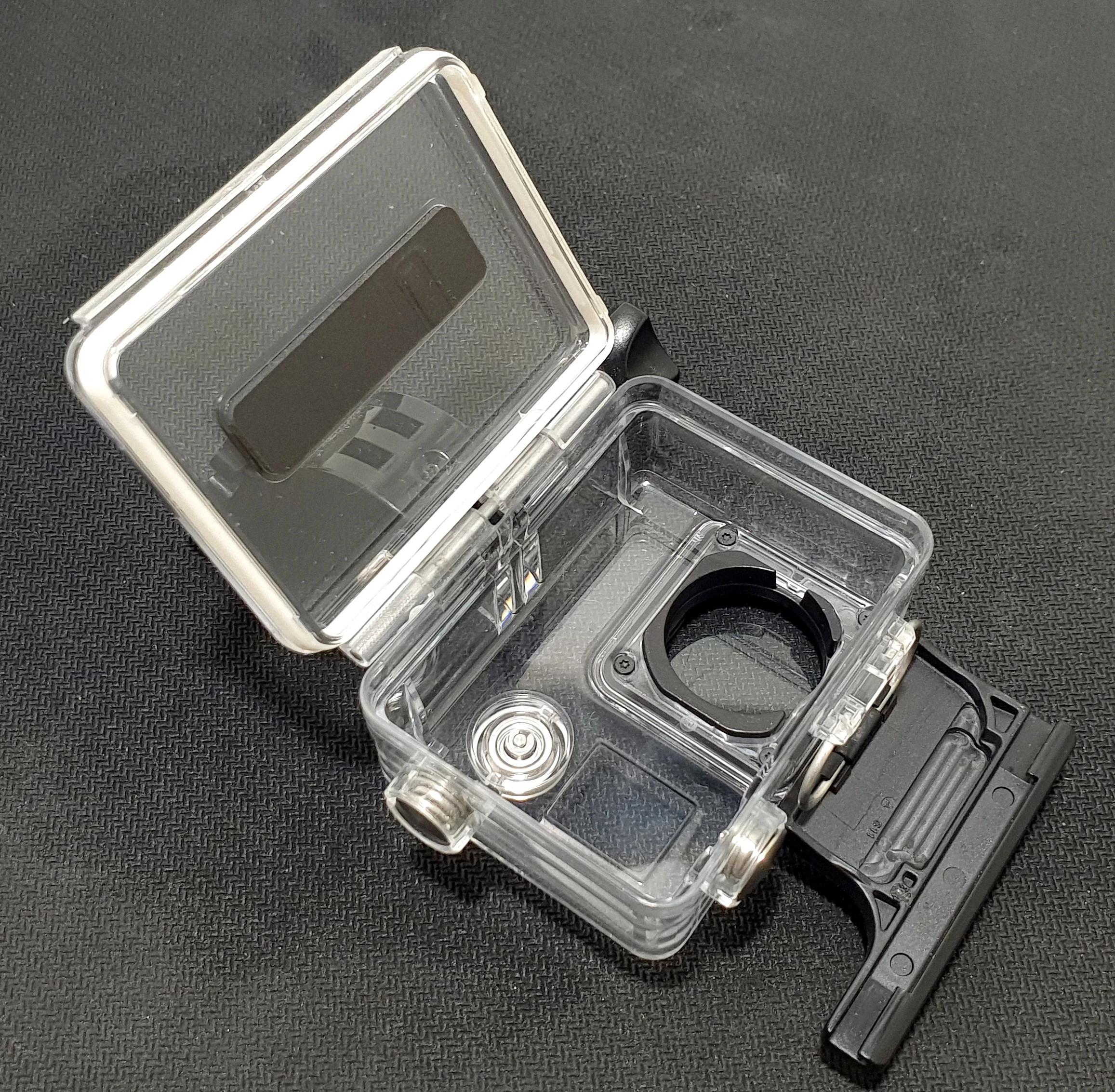 kamera-sportowa-gopro-hero-3-full-hd-pilot-z-ladowarka-wodoodporne-etui-ean-gtin-5903359233356