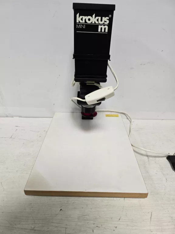 krokus-mini-m-powiekszalnik-fotograficzny-osiedle-kombatantow-7c-krakow