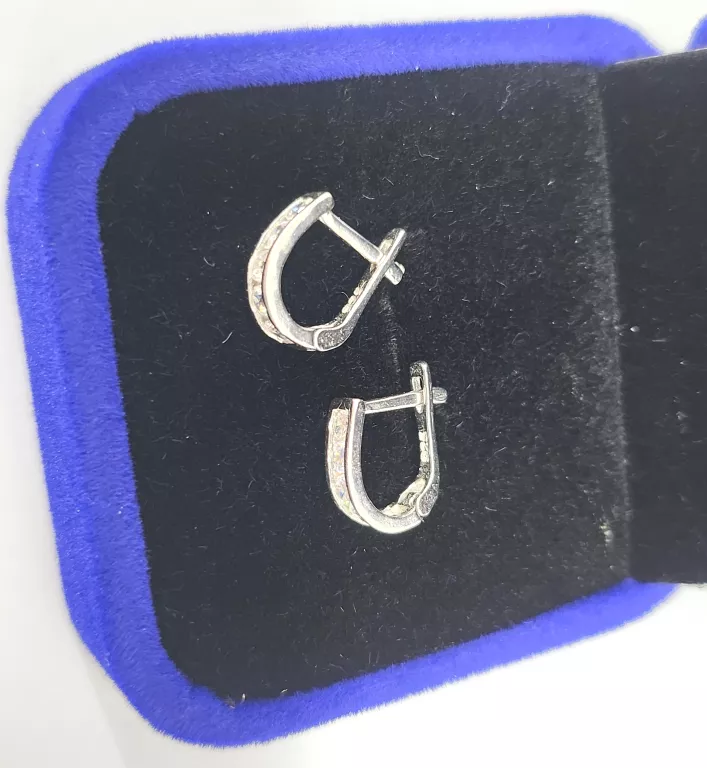 KOLCZYKI SREBRNE CYRKONIE 1,19G
