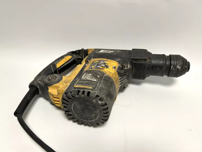 MŁOTOWIERTARKA JCB 900 SDS PLUS