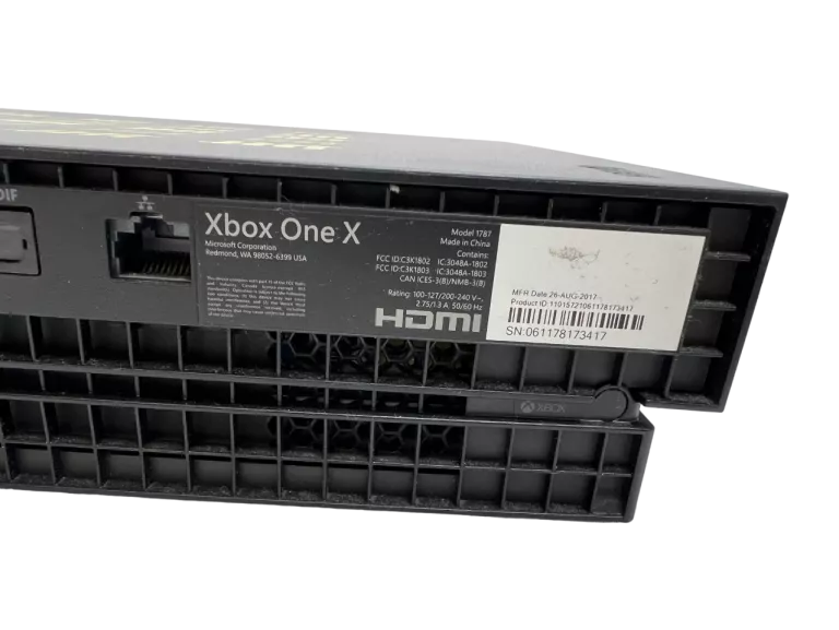 KONSOLA XBOX ONE X  MODEL 1787 + PAD + 2 GRY