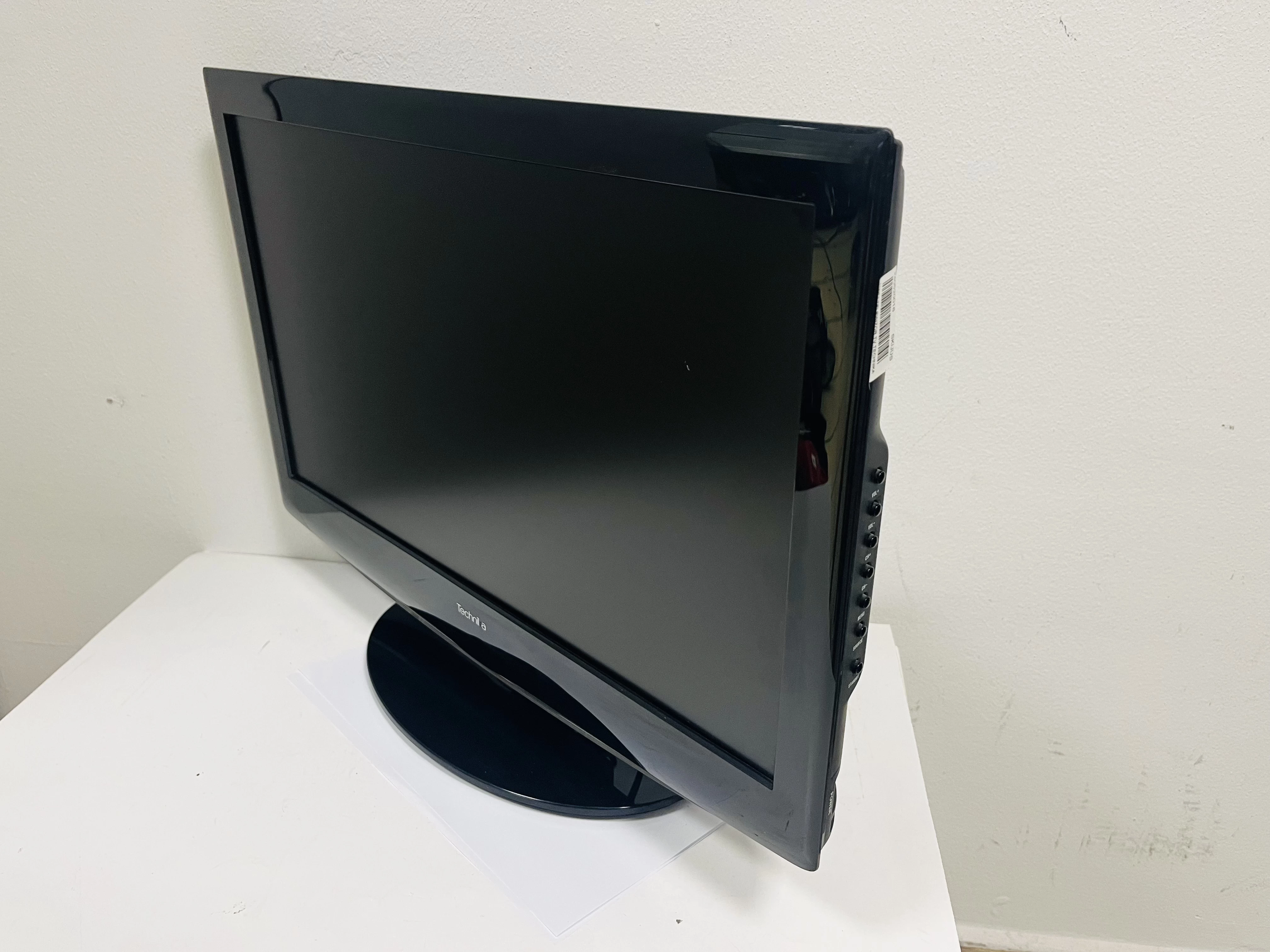 telewizor-tv-technika-22-lcd-22-241-hd-smart-tv-brak-informacji