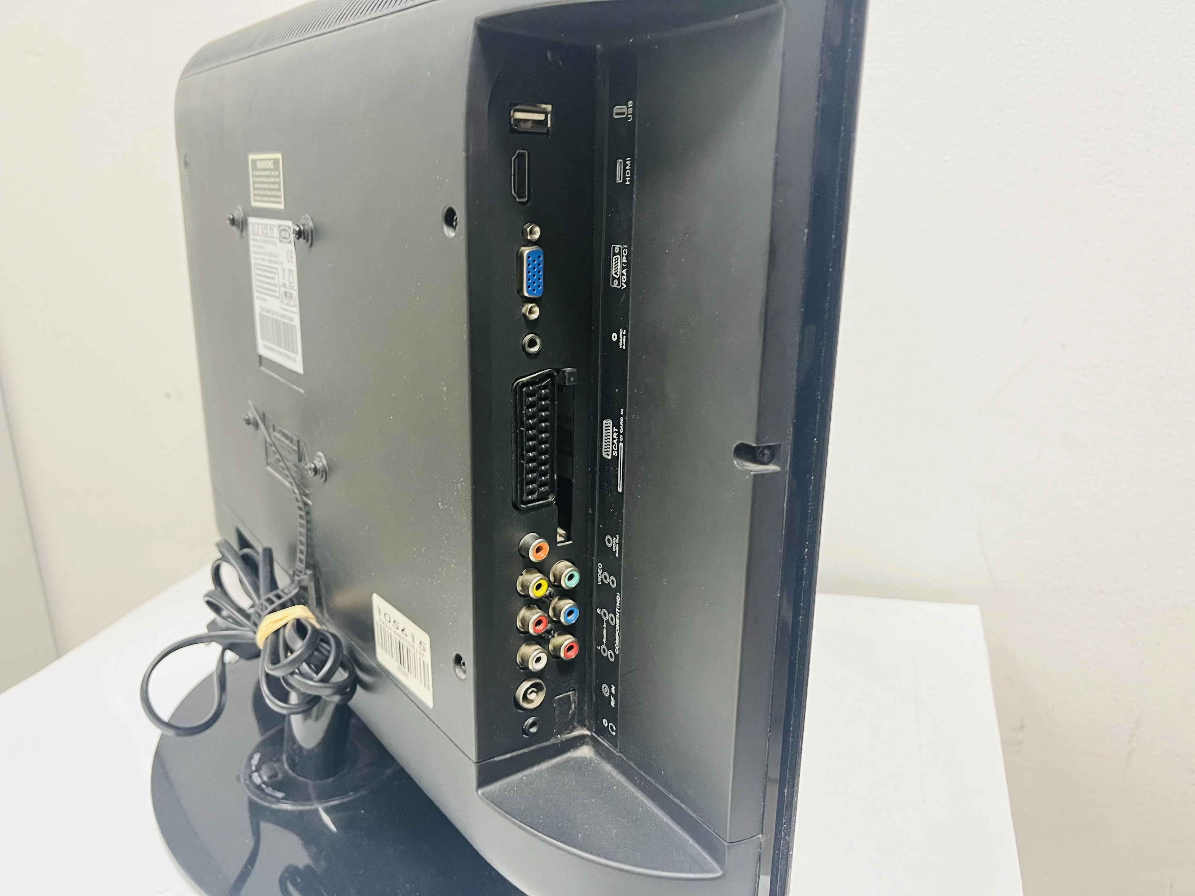 telewizor-tv-technika-22-lcd-22-241-hd-typ-telewizora-lcd