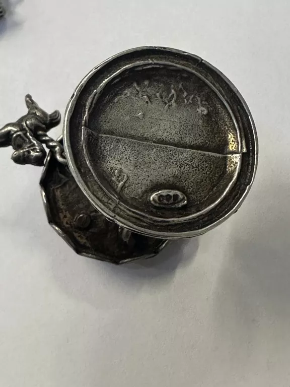 ZŁOM SREBRA PR.800/66.82G (FIGURKI MIX)