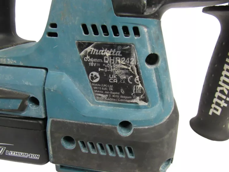 MŁOTOWIERTARKA MAKITA DHR 242