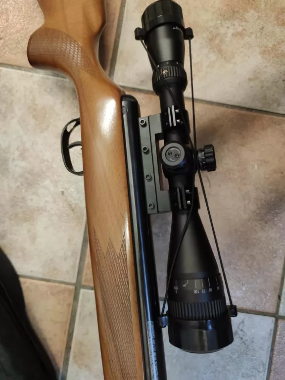 WIATRÓWKA CROSMAN SUMMIT NITRO PISTON 4,5 MM Z LUNETĄ 3-9X40 / ZESTAW