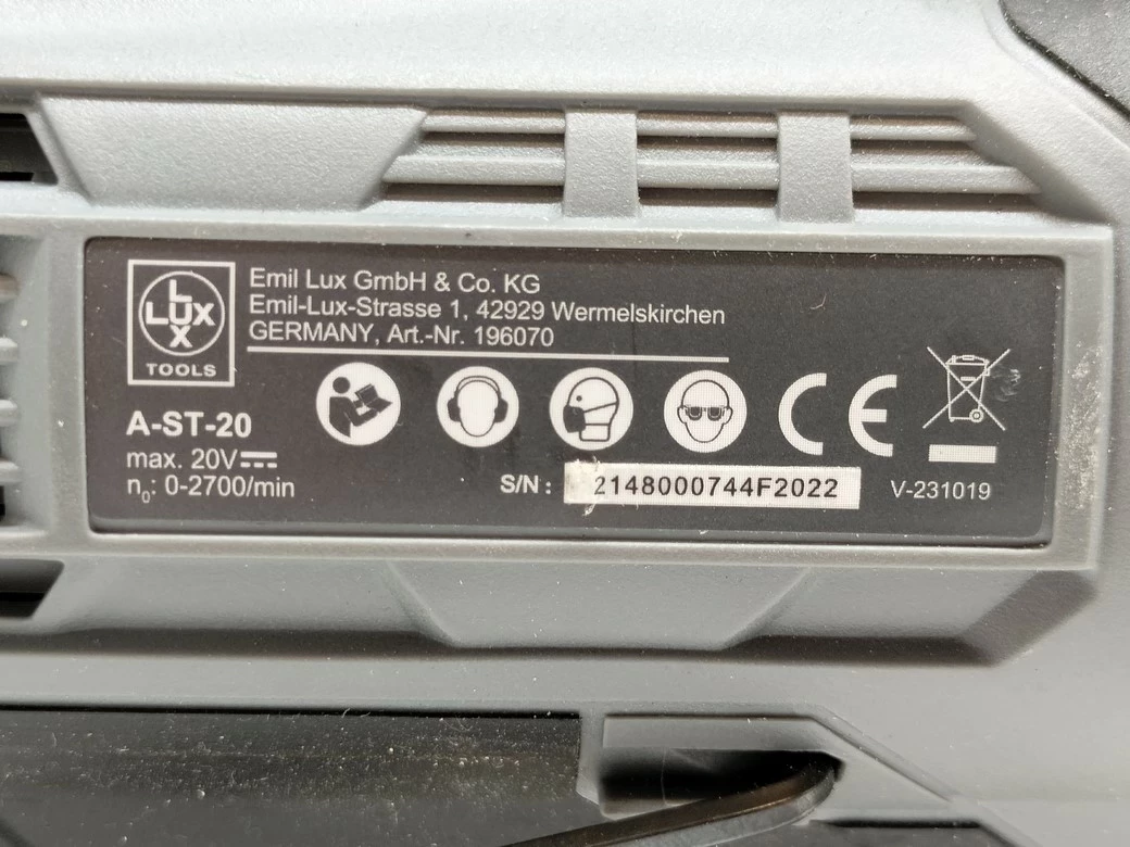 zestaw-elektronarzedzi-lux-tools-20v-aku-2-ah-aku-4-ah-ladowarka-marka-lux-tools