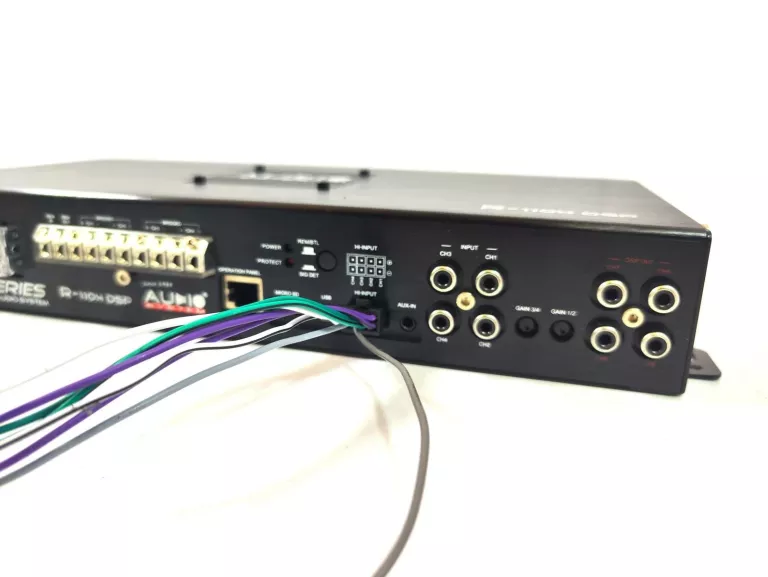 AUDIO SYSTEM R110.4 - WZMACNIACZ 4-KANAŁOWY