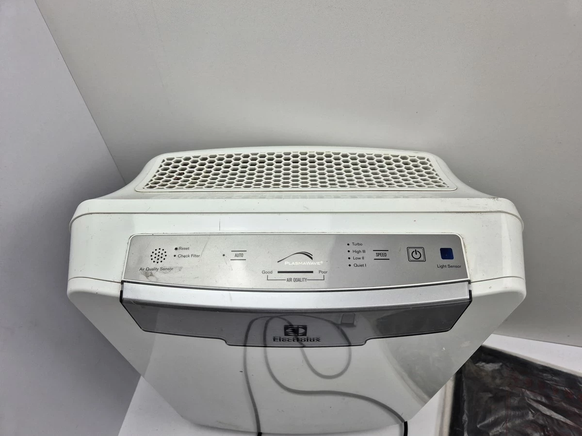 oczyszczacz-powietrza-electrolux-eap300-filtr-filtry-130611-1