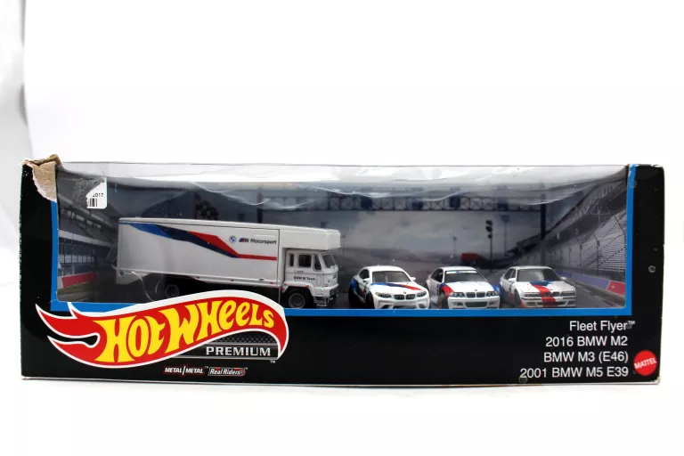 BMW MOTORSPORT SET DIORAMA - 4 PIECE HOT WHEELS PREMIUM 1:64