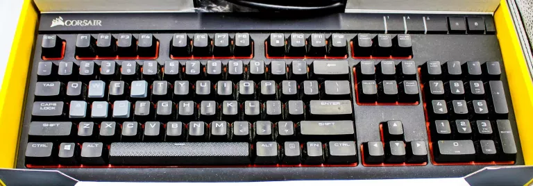 KLAWIATURA MECHANICZNA CORSAIR STRAFE CHERRY MX RED