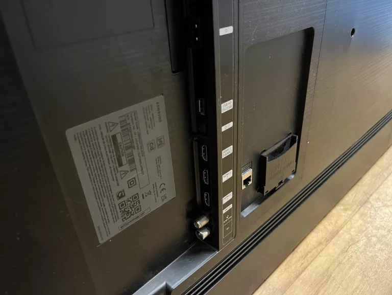 telewizor-samsung-ue65cu7192u-4k-smart-tv-przekatna-ekranu-cale-65