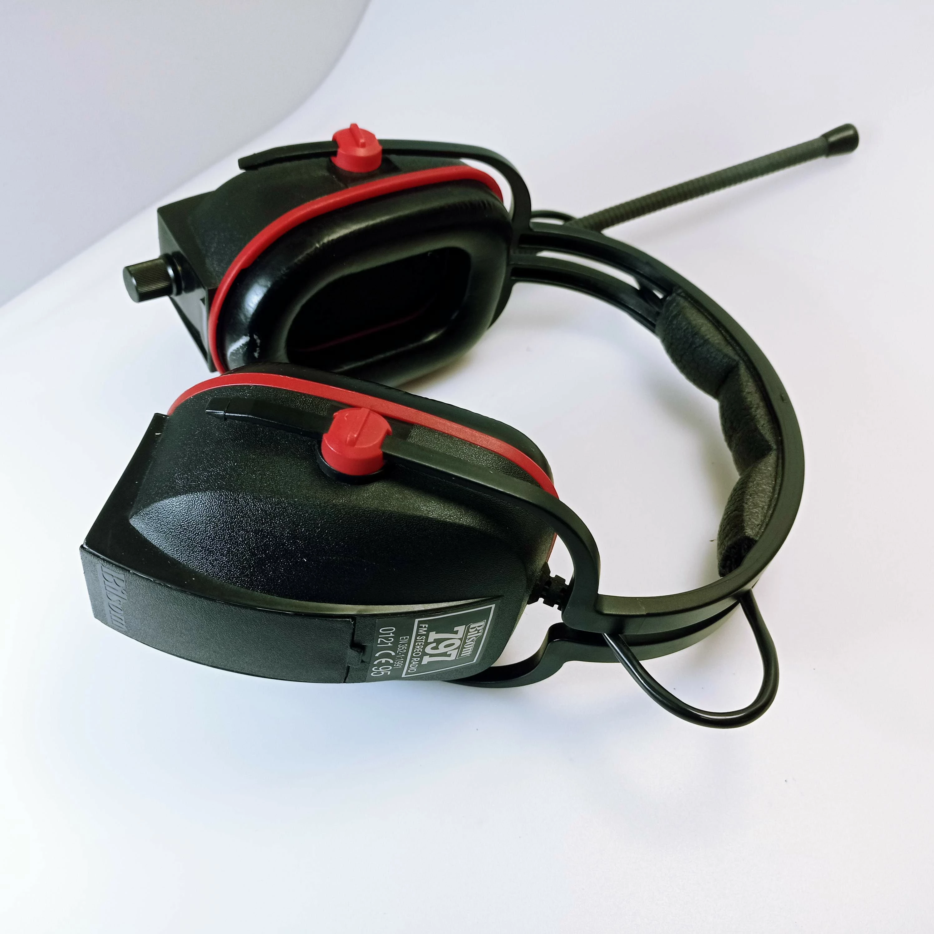 sluchawki-nauszniki-z-radiem-bilsom-797-liczba-sztuk-w-ofercie-1